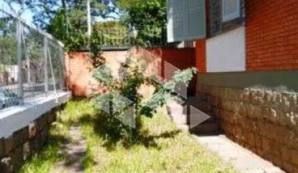 casa Residencial de esquina 03dormitórios de esquina, Partenon, Porto Alegre.