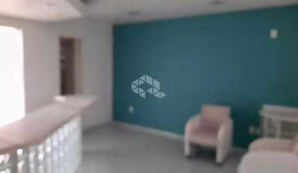 Sala/Conjunto comercial à venda no Centro Histórico, ampla, área privativa de 78,06 m².