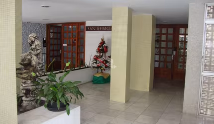 bom apartamento de 03 quartos, andar alto, elevador, portaria no Centro Histórico