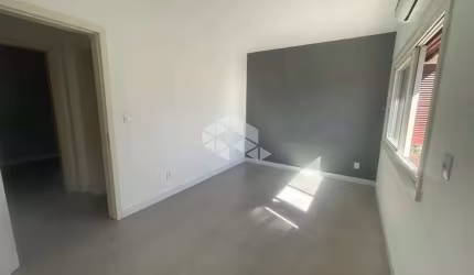 Apartamento 1 dormitório com sacada e garagem  para venda no bairro Moinhos