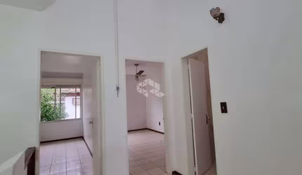 Casa para venda  de 3 dormitórios, sendo 1 suíte  no bairro Jardim Sabará em Porto Alegre/RS.