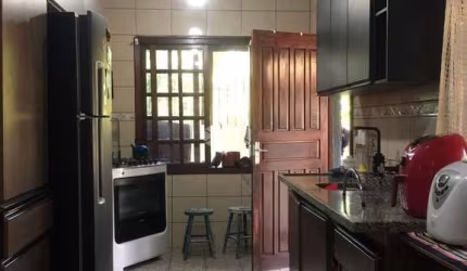 Casa no Condomínio  Cantegril , 3 quartos, 1 suíte,  3 banheiros e 2 vagas.
