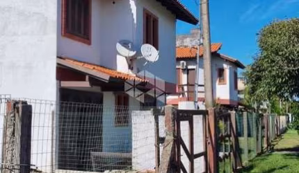 Casa de 2 andares  2 dormitórios dentro de Condomínio Fechado na Praia Imbé.