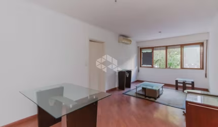 Apartamento 3 dormitórios no bairro Petrópolis,  sendo 1 suíte e uma vaga de garagem.