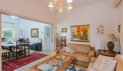 CASA ESPAÇOSA E EM ÓTIMA LOCALIZAÇÃO