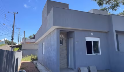 ? Linda Casa de Esquina - 55m² | 2 Dormitórios | Amplo Pátio ?