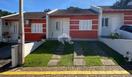 Linda casa 02 dormitórios em condomínio em Gravataí
