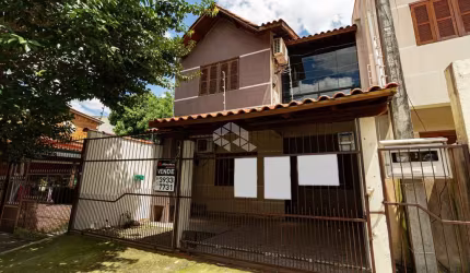 Sobrado 02 dormitórios para vender no bairro Barnabé em Gravataí.
