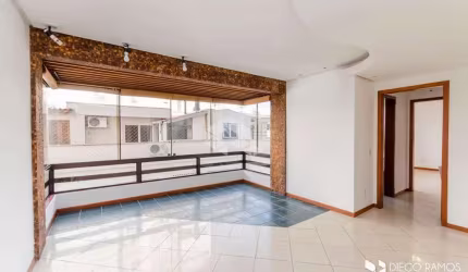 Apartamento de 95m2 privativos com 3 dormitórios, sendo 1 com sacada, vaga escriturada, 2 elevedores