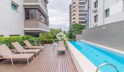 Apartamento de 120 m², mobiliado, 3 suítes e 2 vagas no bairro Petrópolis.