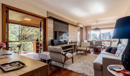 Apartamento com 3 dormitórios, com suite, 138m², 2 vagas cobertas, bairro Auxiliadora