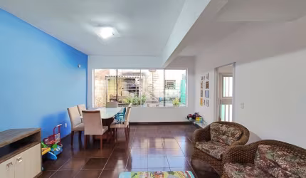 Casa 5 dormitórios à venda no bairro Santana