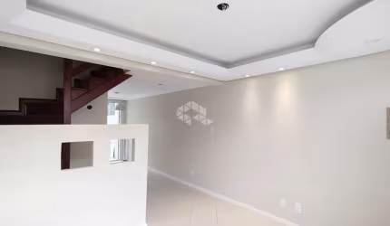 Casa sobrado em condominio com 02 dormitórios e vagano bairro Sarandi em Porto Alegre