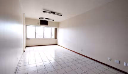 Sala comercial no bairro Floresta de 33,81m² privativos,