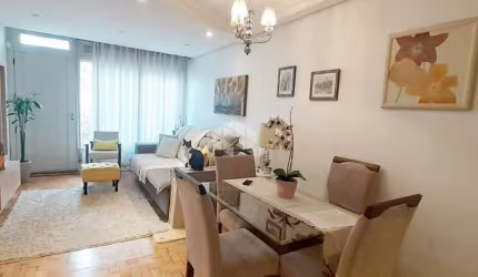 Casa de 02 dormitórios e 02 vagas com 102m²  no bairro Santa Maria Goretti