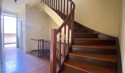 Loja térrea de 03 aberturas de 80 m² na Farrapos com apartamento de 04 dormitórios
