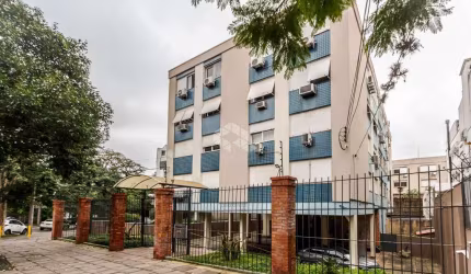 Apartamento com 3 dormitórios com vaga coberta no bairro Petrópolis