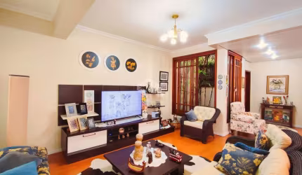 Casa 300m² com 3 Dormitórios no Bairro Partenon, com Suíte Master, Piscina e Vista Panorâmica