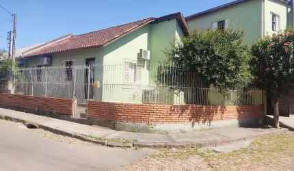Casa 4 Dormitórios no Bairro Jardim Carvalho