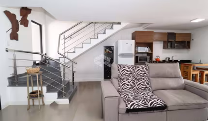 Casa sobrado com 3 suites duas vagas cobertas no bairro Igara