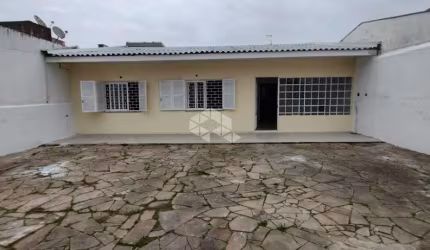 Casa com 3 Dormitórios no bairro Niterói em Canoas.