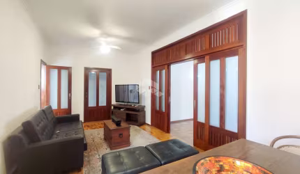 Casa Térrea de 4 Dormitórios na Av. Benno Mentz, Porto Alegre