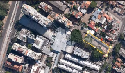 Terreno Espetacular de 1936m² no Bairro Menino Deus