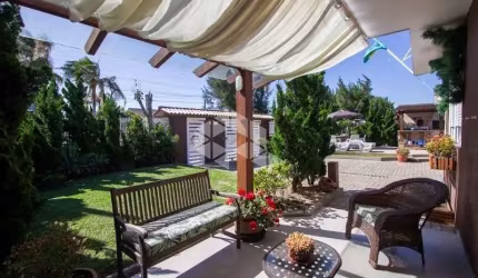 CONDOMÍNIO PARTICULAR COM 4 CASAS - XANGRILÁ