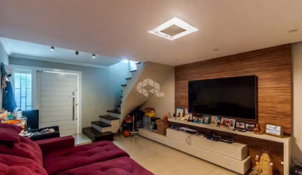 CASA SEMI MOBILIADA 2 DORMITÓRIOS COM SUÍTE E VAGA ESCRITURADA - MORRO SANTANA