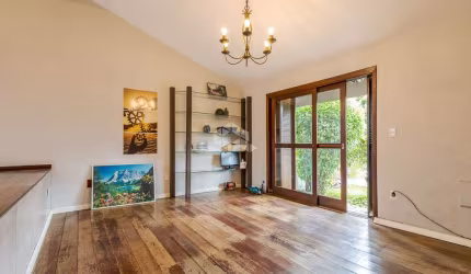 Casa de 04 dormitórios de 229,30m² privativos no Bairro Jardim Itú
