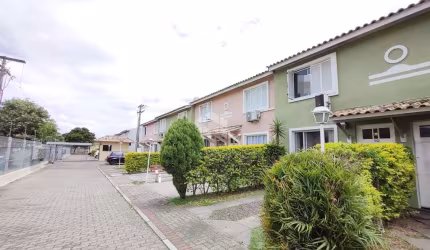 Casa estilo sobrado em condomínio de 02 dormitórios com 72m² privativos no Sarandi