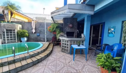 Casa 316m² com 4 Dormitórios - 3 vagas de garagem no Bairro Jardim Itu