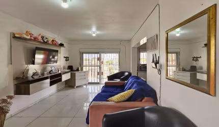Casa/prédio à venda  com 4 apartamentos, vaga de garagem no Bairro Farrapos, Porto Alegre