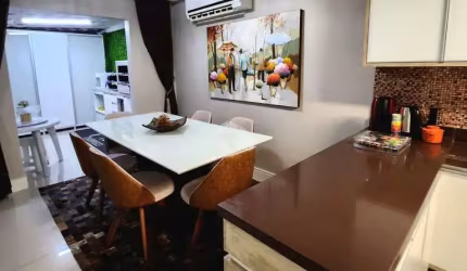 Sobrado com 3 (três) dorm sendo uma suíte próximo ao park shopping em Canoas