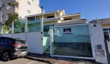 Casa 4 suítes em Bela Vista-São José