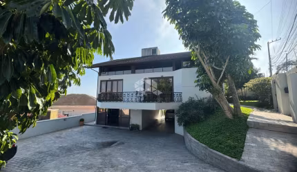 Bela casa com vista panorâmica no Morro da Cruz