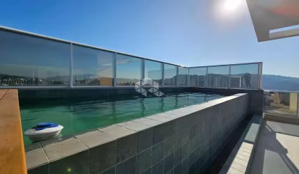 Cobertura com vista panorâmica 180º e vista para a Beira Mar de São José-SC