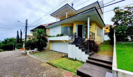 CASA 3 DORMITÓRIOS EM CONDOMÍNIO FECHADO EM COQUEIROS