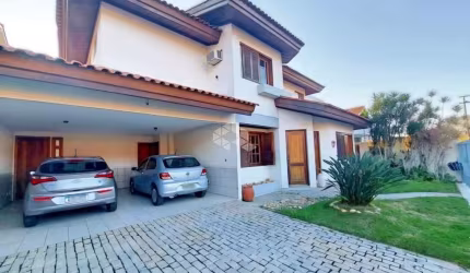 Casa com 6 dormitórios no Bairro Corrego Grande