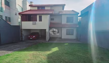 Casa financiável a venda no bairro Coloninha, Florianópolis - SC