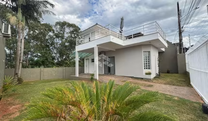 Casa a venda na Agronomica