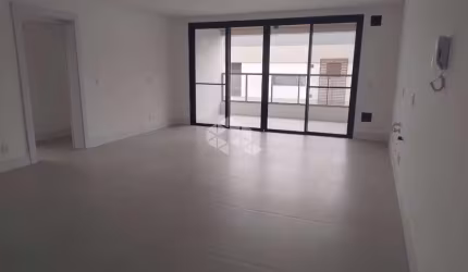 Apartamento 03 suítes à Beira Mar 'Felipe Moraes Residence Club'