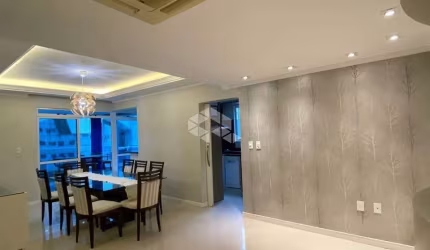 Apartamento Quadra Mar com 280m² privativos 4 quartos e 2 suítes em Meia Praia/SC