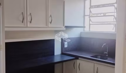 Apartamento 2 Dormitórios,sem vaga e semimobiliado...