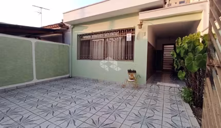 Casa Térrea para Venda - Jardim Japão, 2 Dormitórios, 240m² de Terreno