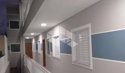 Casa em Condomínio - Sacada e Quintal - Parque Vitória