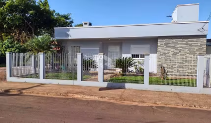 Casa com 02 dormitórios, com 01 suíte à venda em Bom Retiro do Sul