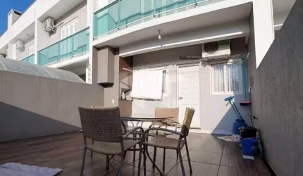 Casa Sobrado com 3 Dormitórios 1 Suíte no Bairro Universitário Semi Mobiliado