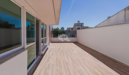 Apartamento garden com 3 suítes e 3 vagas junto ao Iguatemi