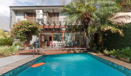CASA SENSACIONAL JUNTO AO COLÉGIO FARROUPILHA